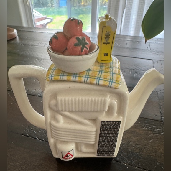Paul Cardew Mini Refrigerator Teapot- collectible- made in England - Picture 5 of 8